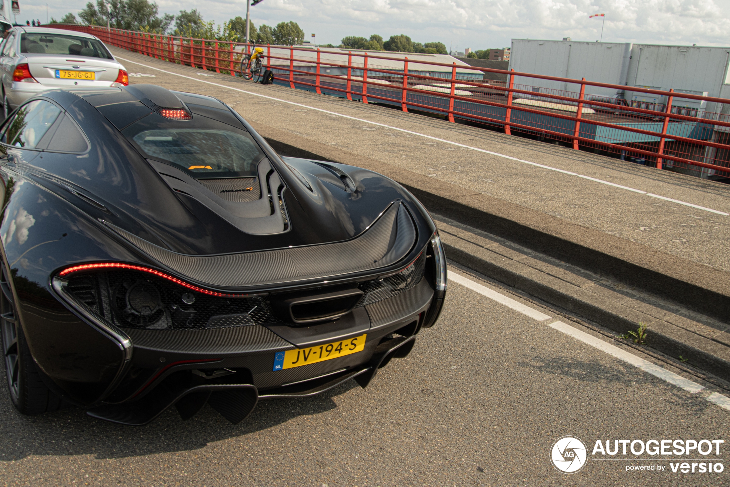 McLaren P1