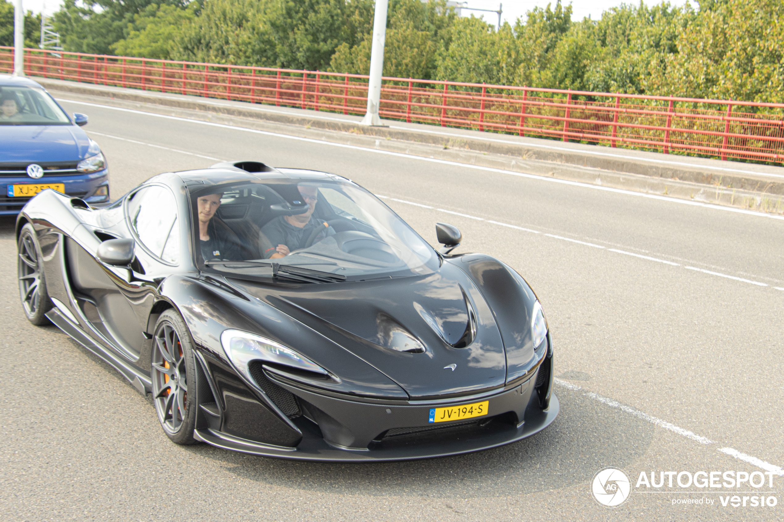 A McLaren P1 shows up in Zwijndrecht