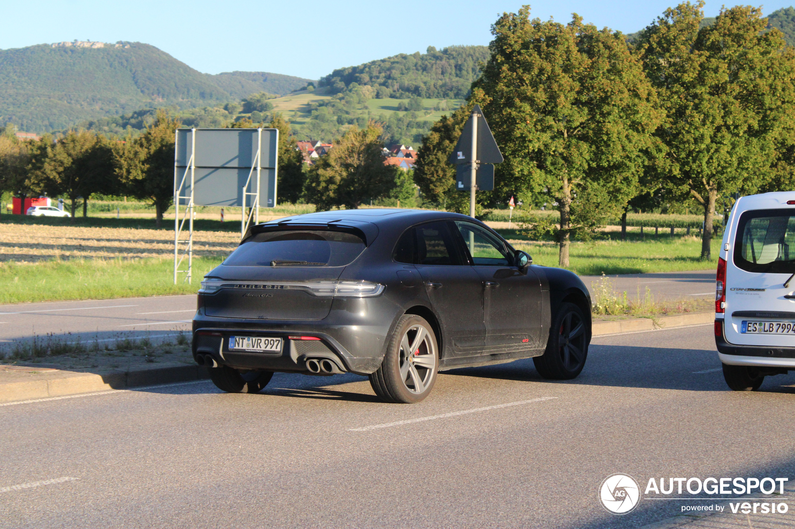 Porsche 95B Macan GTS MkIII