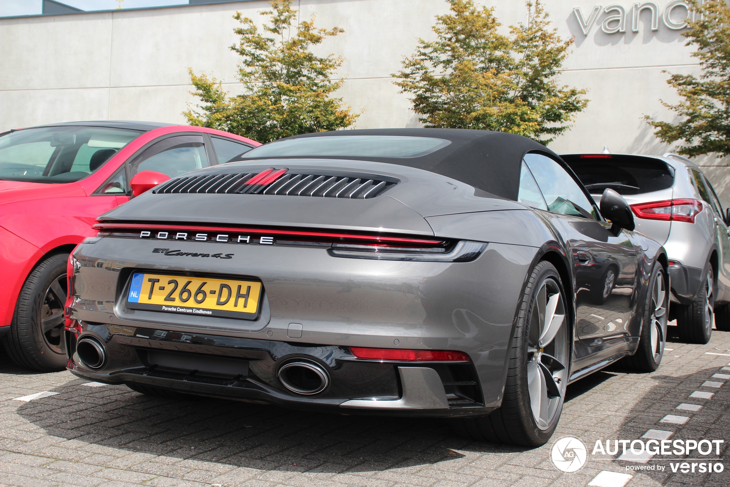 Porsche 992 Carrera 4S Cabriolet