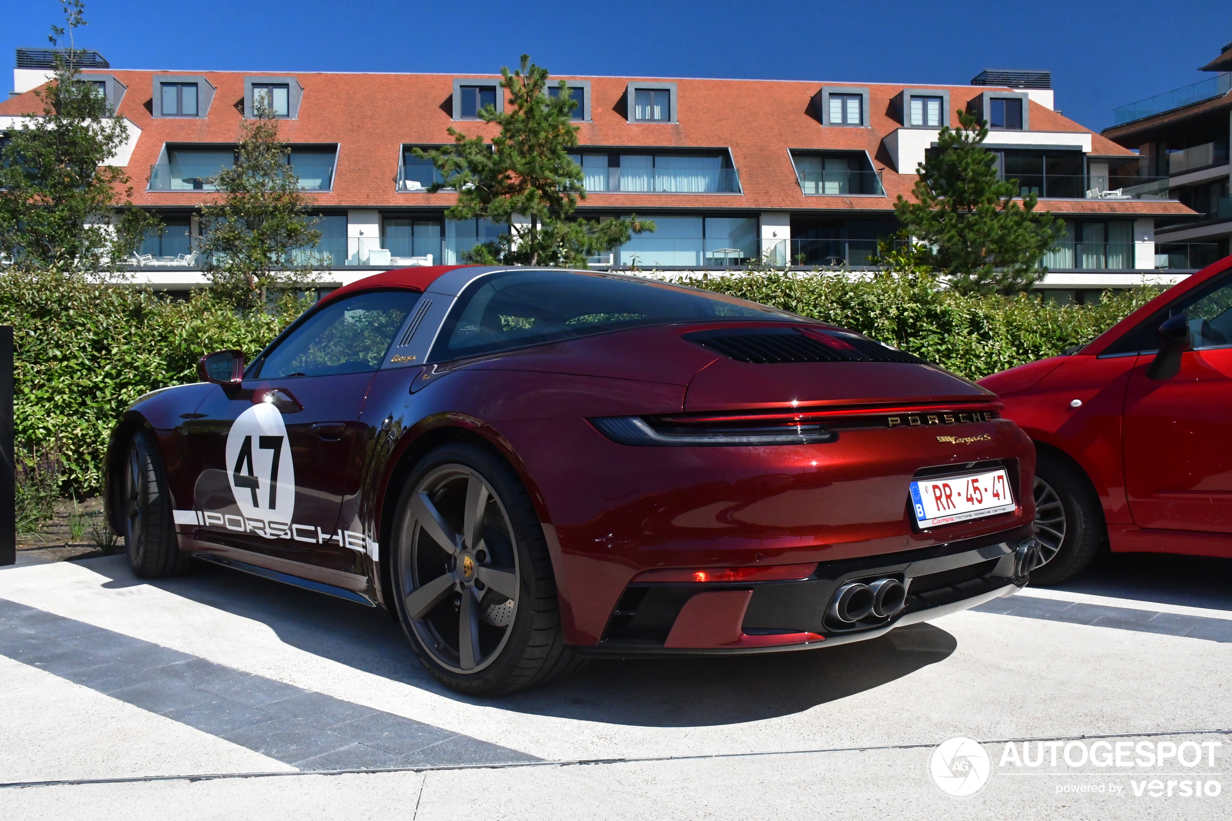 Porsche 992 Targa 4S Heritage Design Edition