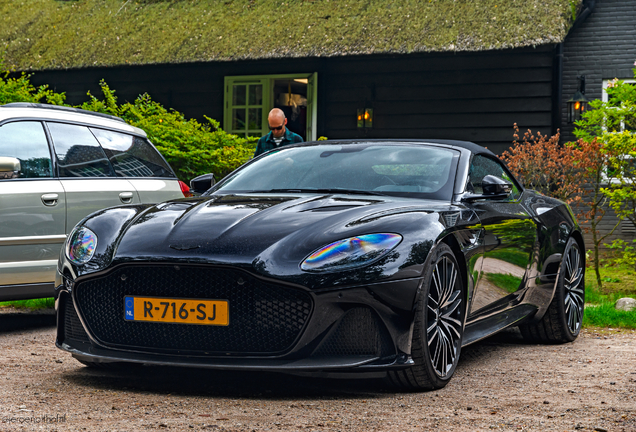 Aston Martin DBS Superleggera Volante