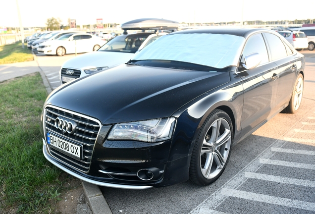 Audi S8 D4