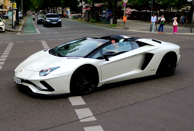 Lamborghini Aventador S LP740-4 Roadster