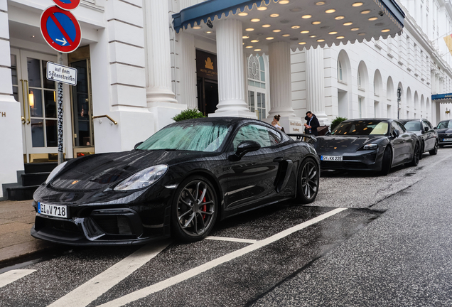 Porsche 718 Cayman GT4