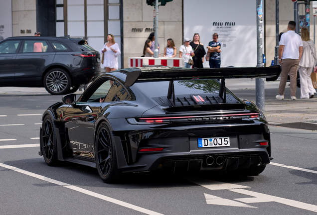 Porsche 992 GT3 RS Weissach Package