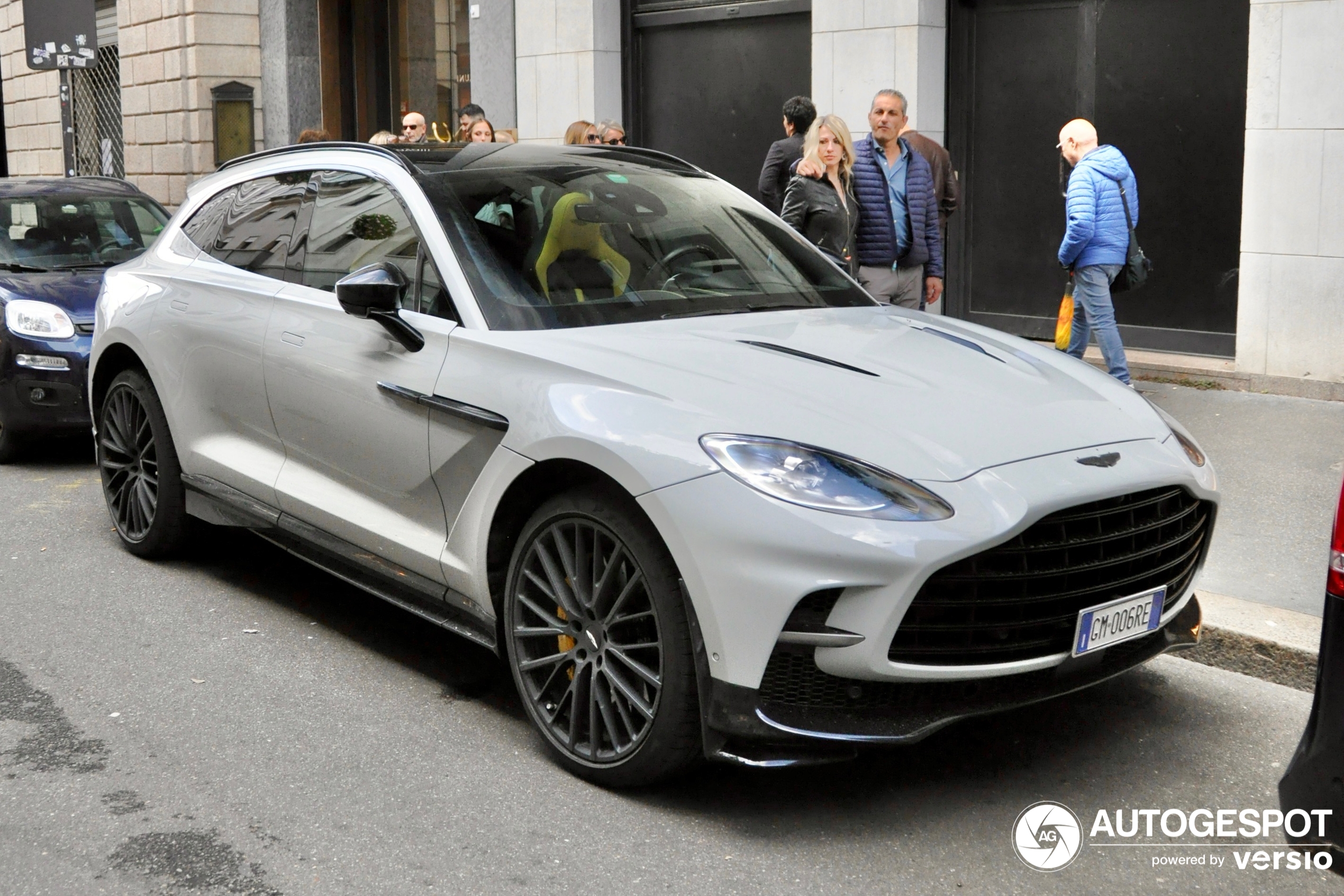 Aston Martin DBX707