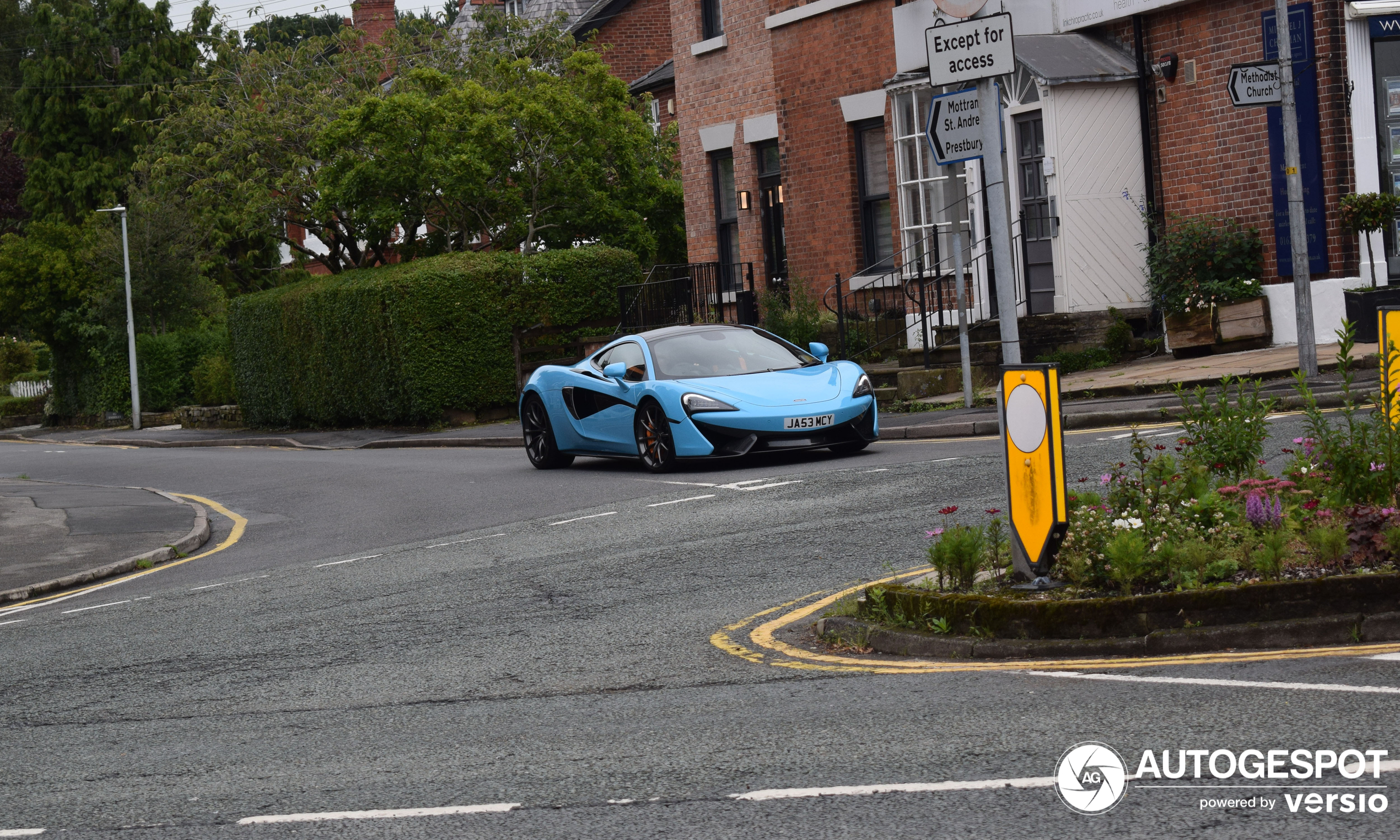 McLaren 570GT