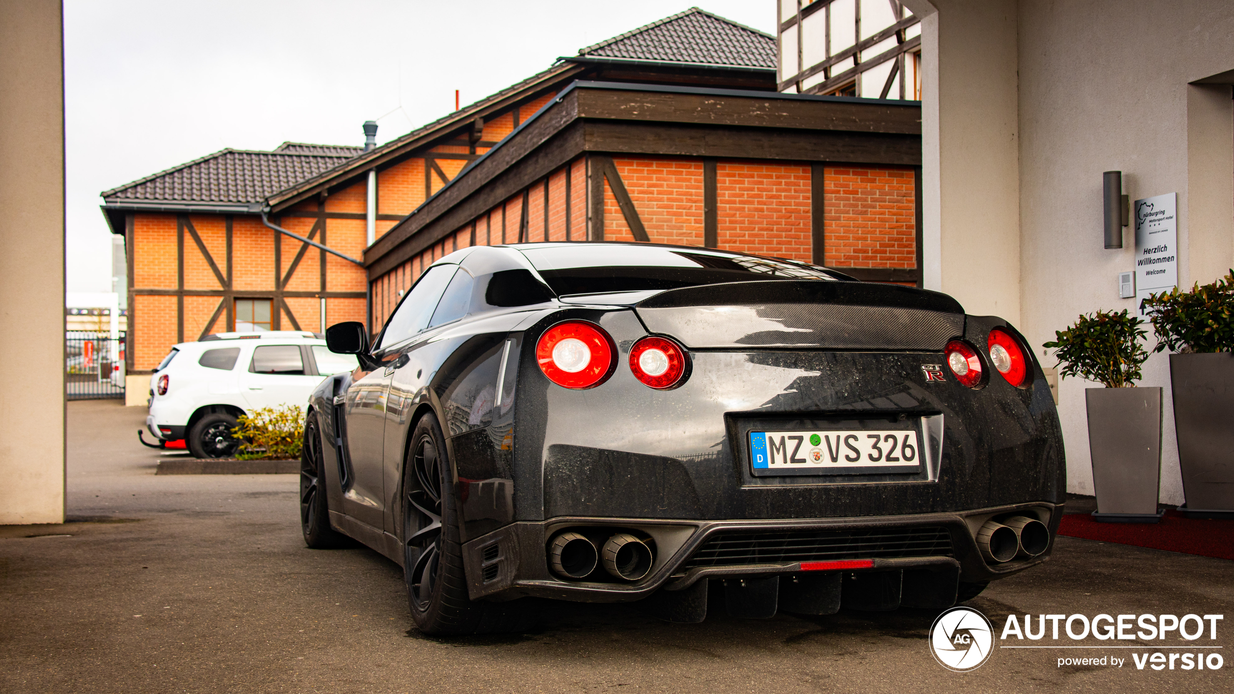 Nissan GT-R 2011