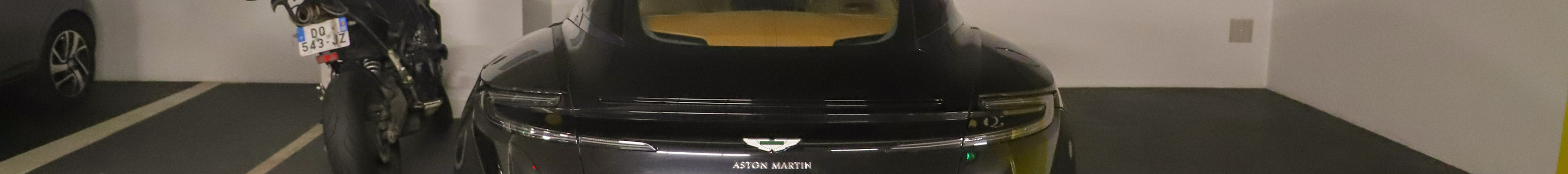 Aston Martin DB11 V8