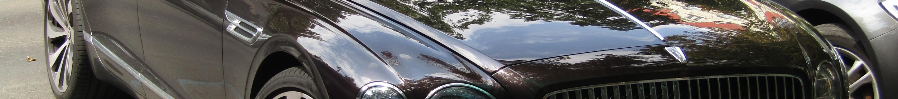 Bentley Flying Spur V8 Azure