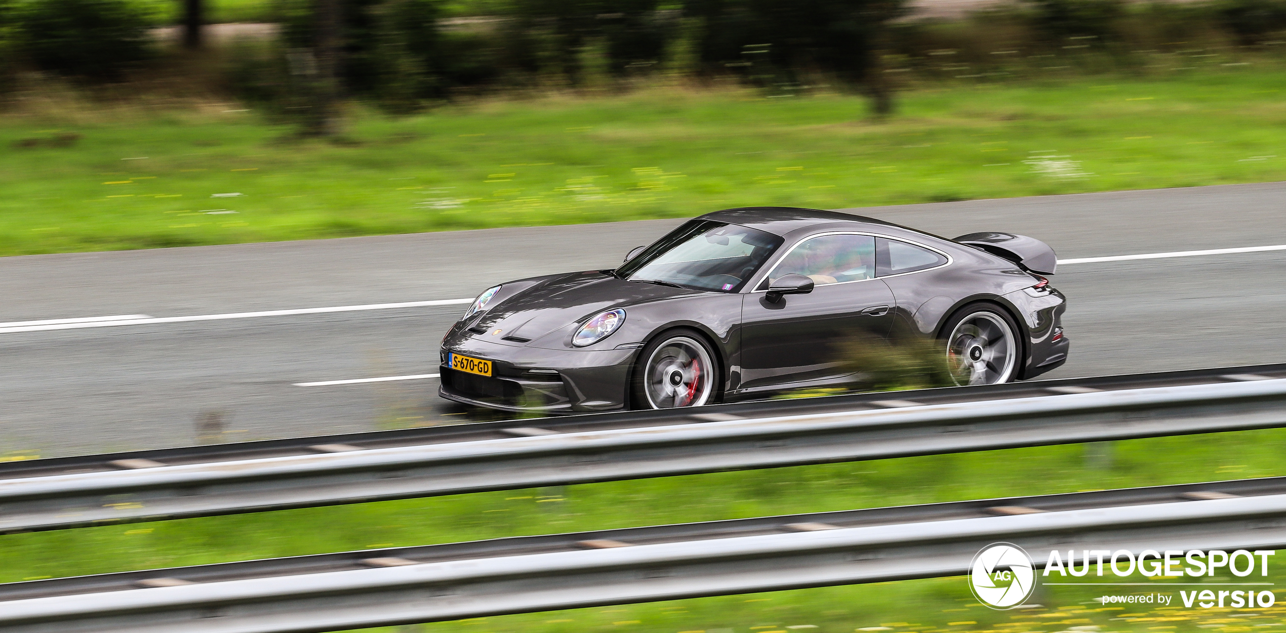 Porsche 992 GT3 Touring