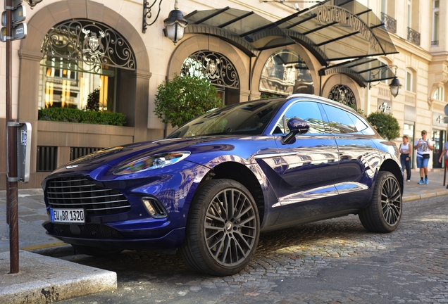 Aston Martin DBX