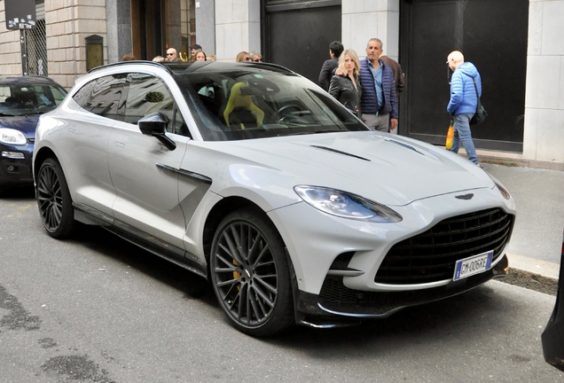 Aston Martin DBX707