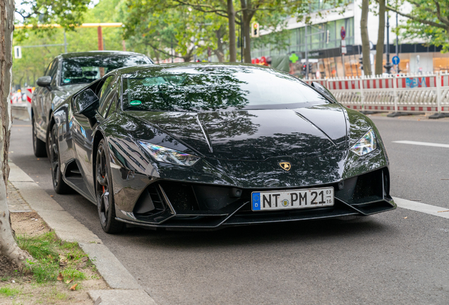 Lamborghini Huracán LP640-4 EVO