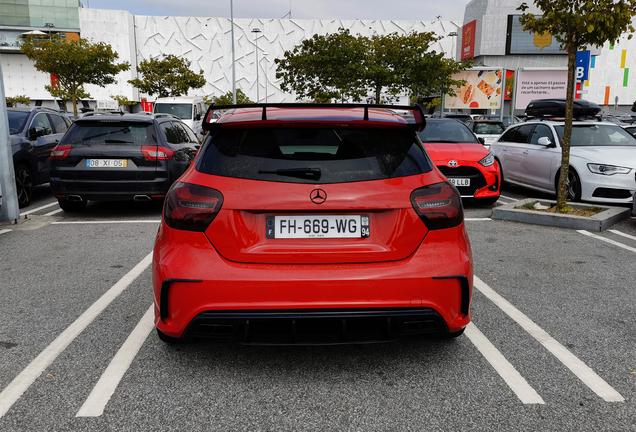 Mercedes-AMG A 45 W176 2015