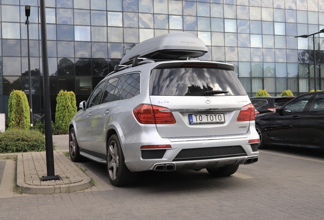 Mercedes-Benz Renntech GL 63 AMG X166