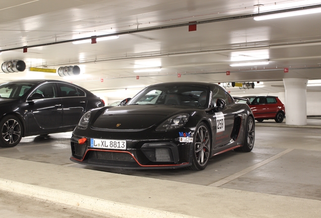 Porsche 718 Cayman GT4