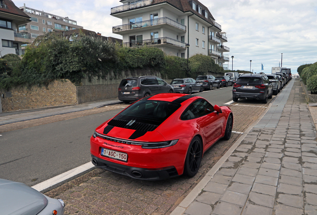 Porsche 992 Carrera 4 GTS