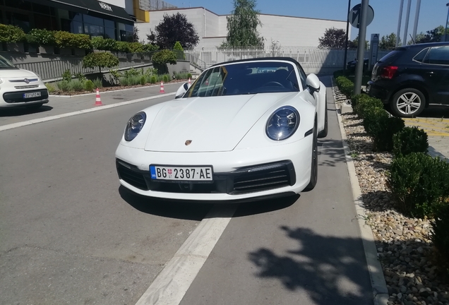 Porsche 992 Carrera 4S Cabriolet