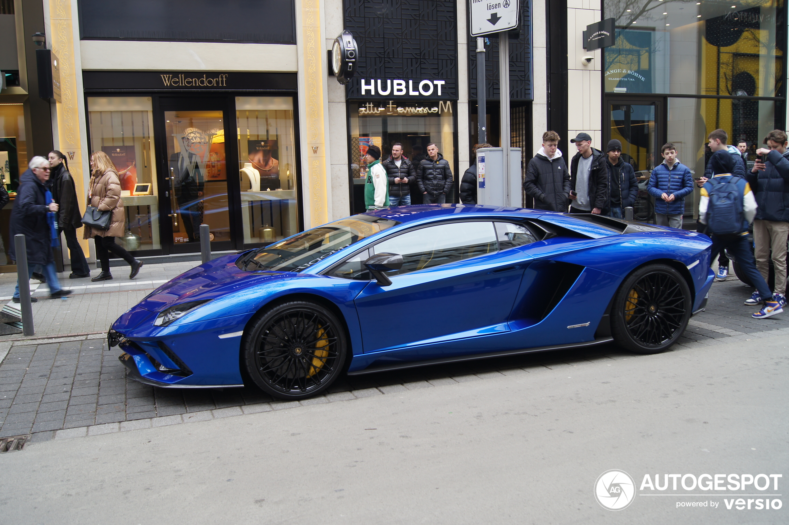 Lamborghini Aventador S LP740-4