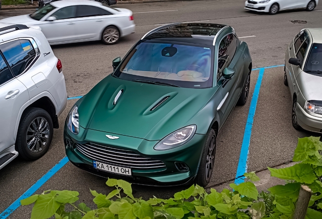 Aston Martin DBX