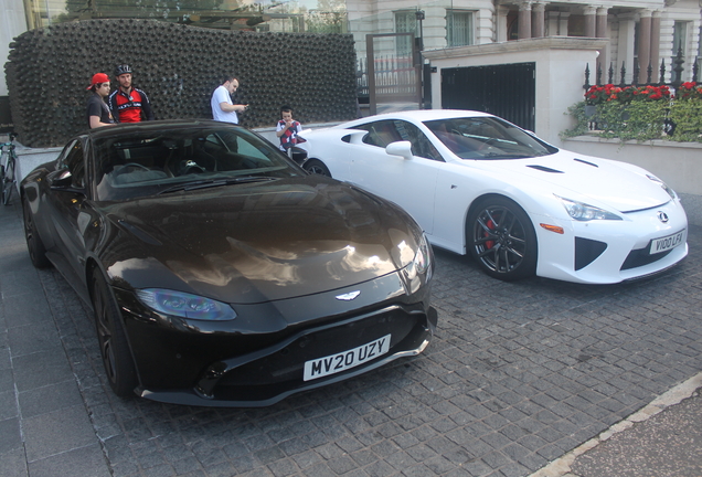 Aston Martin V8 Vantage 2018