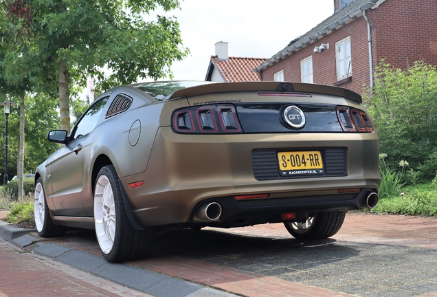 Ford Mustang GT 2013