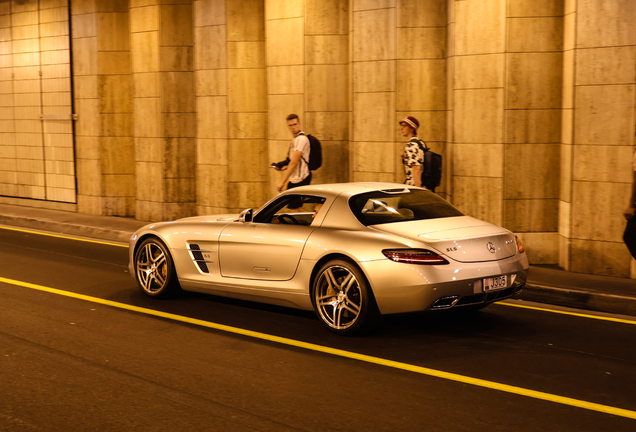 Mercedes-Benz SLS AMG