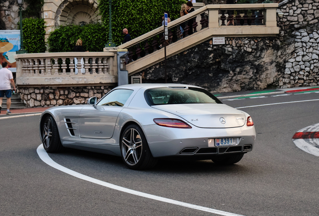 Mercedes-Benz SLS AMG