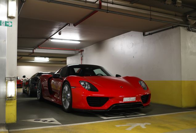 Porsche 918 Spyder Weissach Package