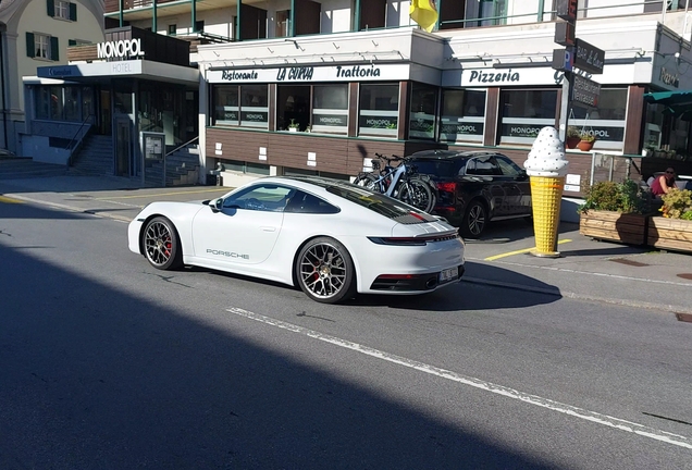 Porsche 992 Carrera 4S