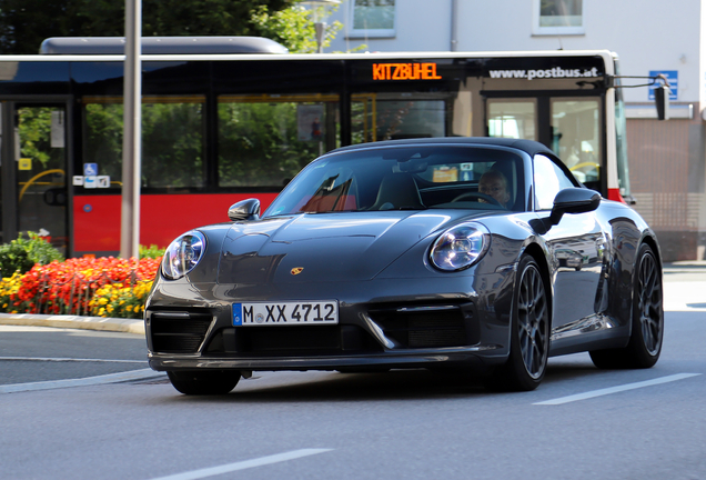 Porsche 992 Carrera 4S Cabriolet