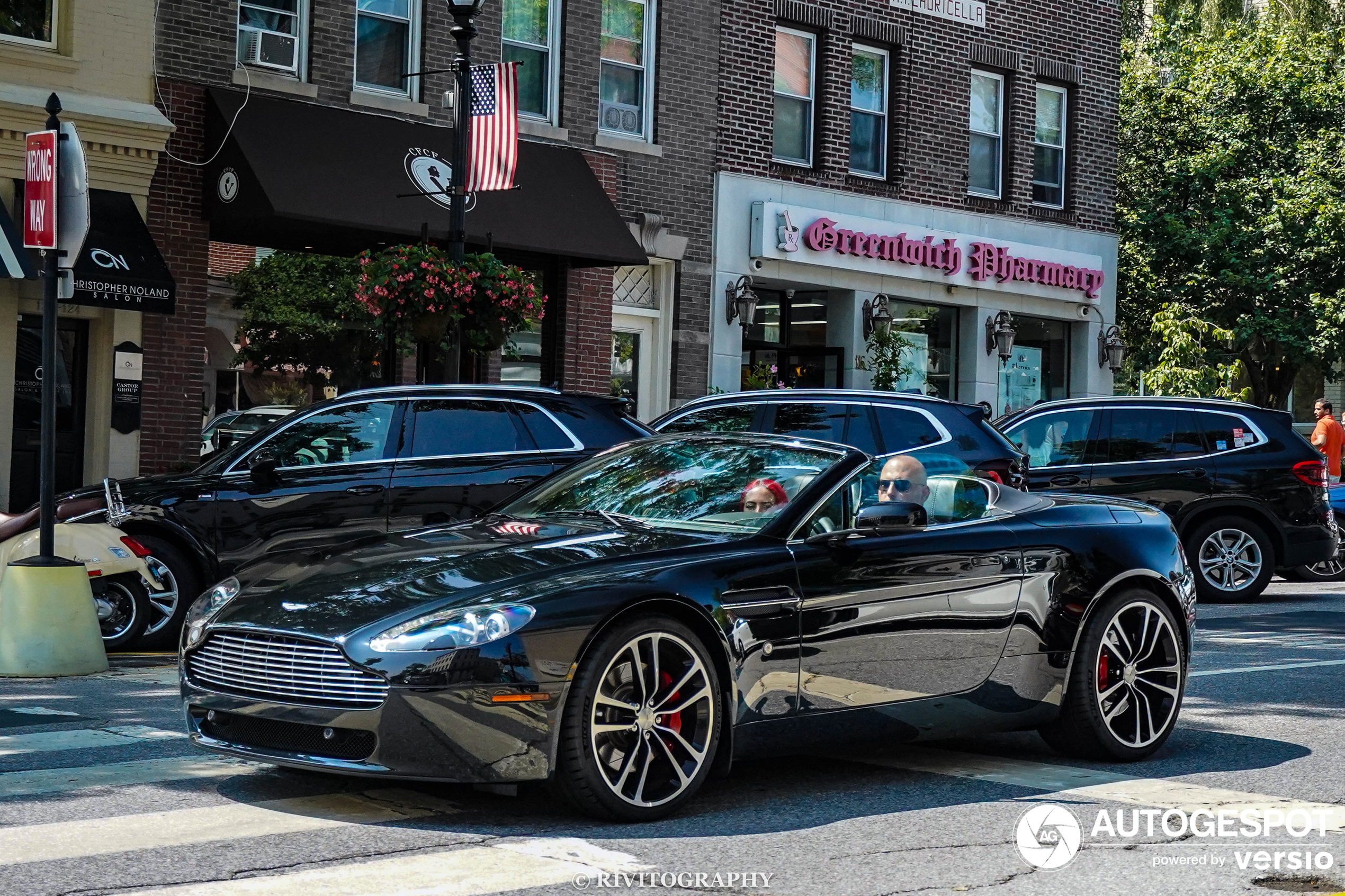 Aston Martin V8 Vantage Roadster