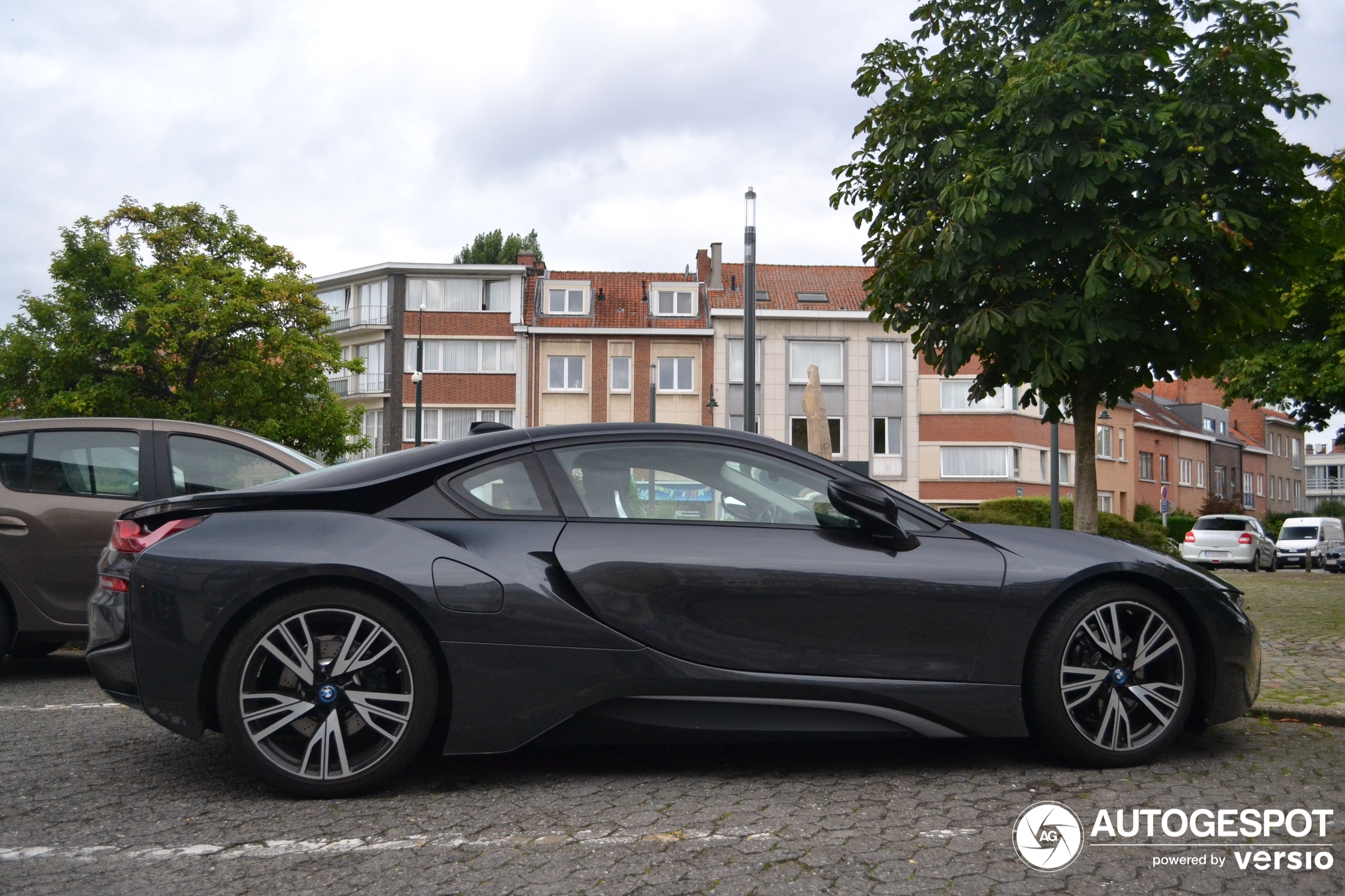 BMW i8