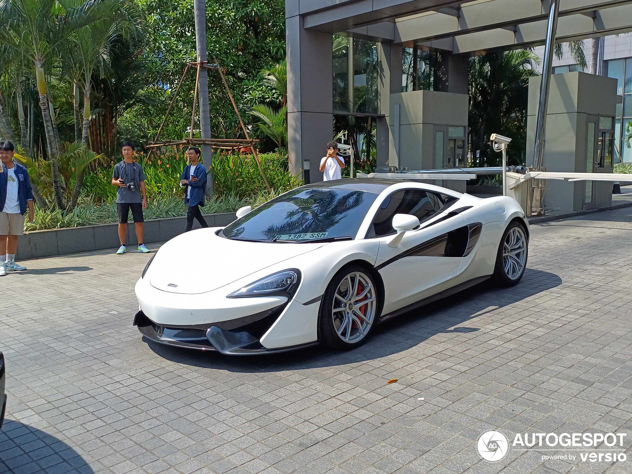 McLaren 570S