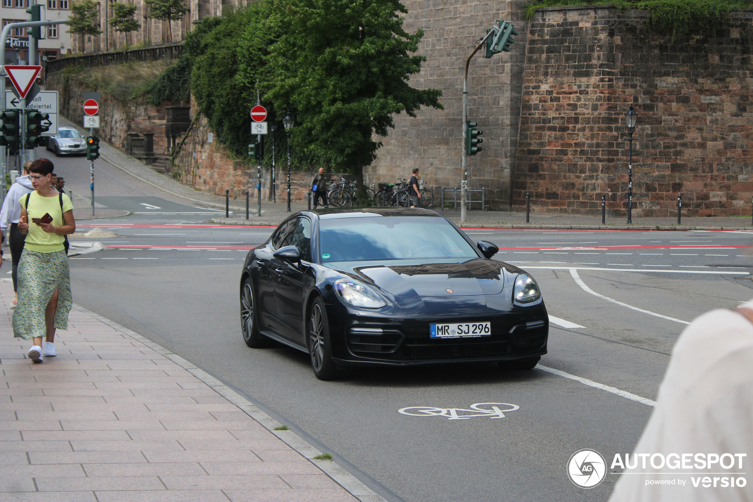 Porsche 971 Panamera GTS MkI