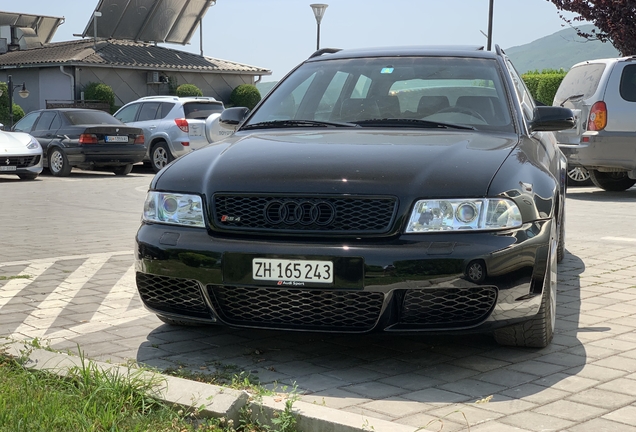 Audi RS4 Avant B5