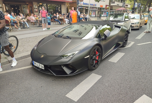 Lamborghini Huracán LP640-4 Performante Spyder