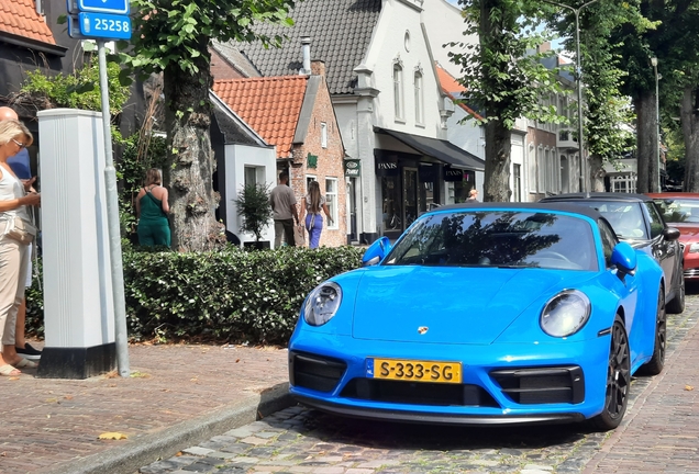 Porsche 992 Carrera 4 GTS Cabriolet