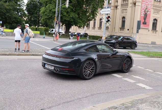 Porsche 992 Carrera 4S