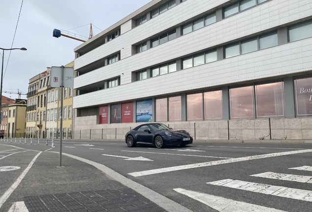 Porsche 992 Carrera 4S Cabriolet