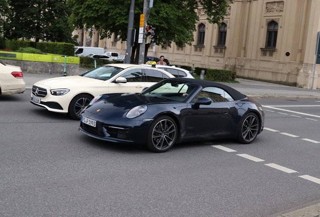 Porsche 992 Carrera 4S Cabriolet