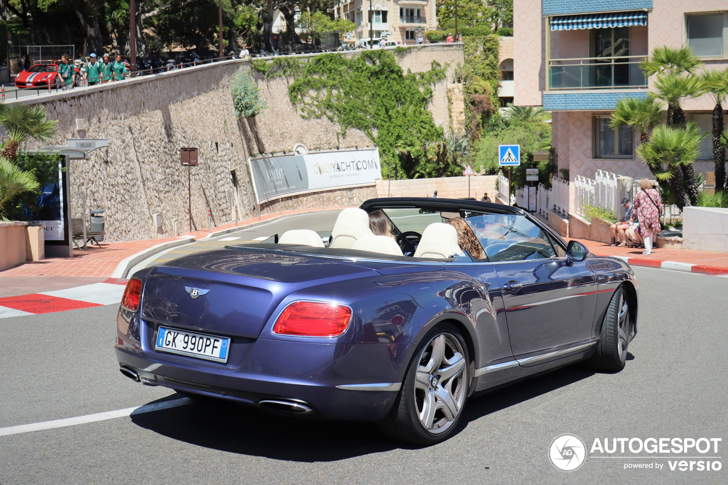 Bentley Continental GTC 2012