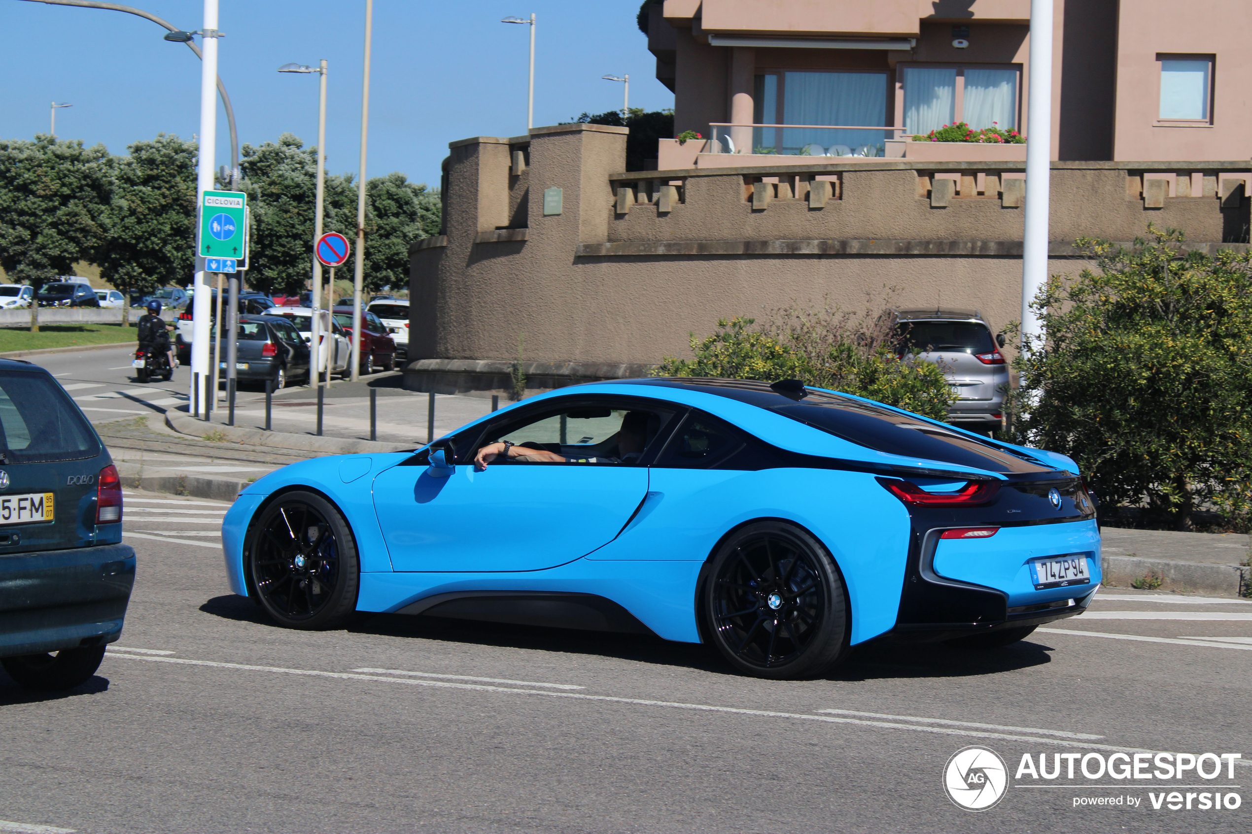 BMW i8