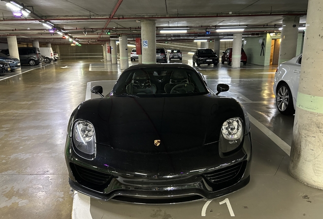 Porsche 918 Spyder Weissach Package