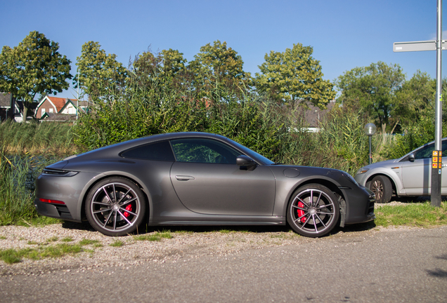 Porsche 992 Carrera 4S