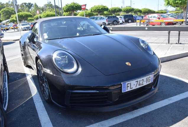 Porsche 992 Carrera 4S Cabriolet