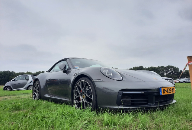 Porsche 992 Carrera 4S Cabriolet