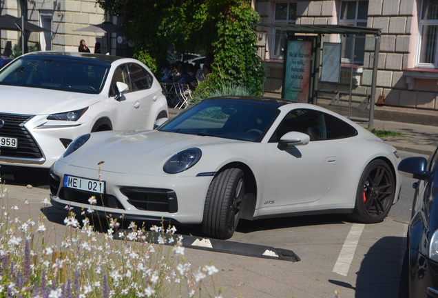 Porsche 992 Carrera GTS